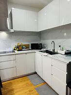 2 bedrooms in makati with balcony