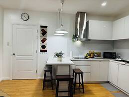 2 bedrooms in makati with balcony