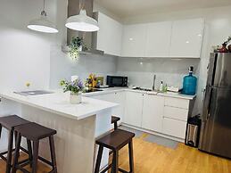 2 bedrooms in makati with balcony