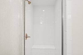 The Water's Edge Retreat TC 2304