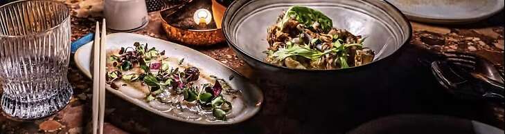 Spacious 8BR Modern Retreat Pool Table RV