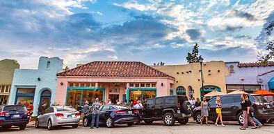 Spacious 8BR Modern Retreat Pool Table RV