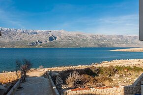Cozy Apartments in Zadar With Sea and Mountain Views