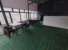 Hotel Maya Residency