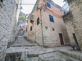 Cozy Stay in Kotors Old Town