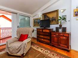 Relaxing Apartment on Budva Coastline
