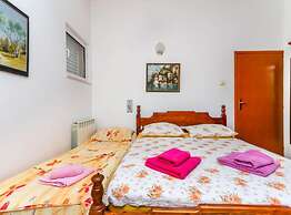 Relaxing Apartment on Budva Coastline