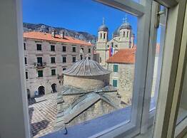 Kotor Old Town Charm Apartment