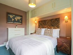 Two Copthorne Cottages