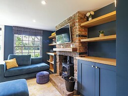 Two Copthorne Cottages