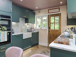 Two Copthorne Cottages