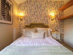 Two Copthorne Cottages