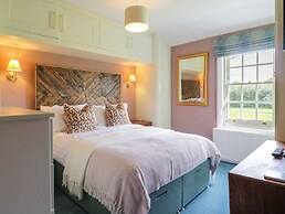 Two Copthorne Cottages