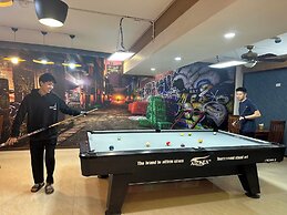 Saparis Station Hostel & Travel