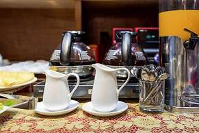 Saparis Station Hostel & Travel