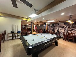 Saparis Station Hostel & Travel