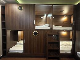 Saparis Station Hostel & Travel