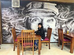 Saparis Station Hostel & Travel