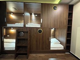 Saparis Station Hostel & Travel