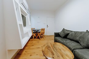 Larnaca Beach Bliss Apartment