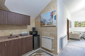 Pearl of Faqra Studios & Apartments