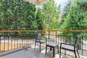 Pearl of Faqra Studios & Apartments