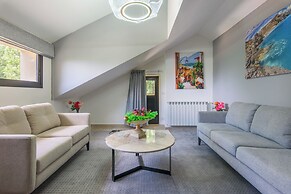 Pearl of Faqra Studios & Apartments