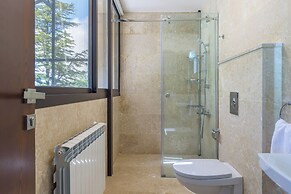 Pearl of Faqra Studios & Apartments