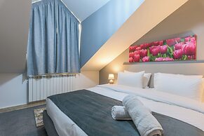 Pearl of Faqra Studios & Apartments