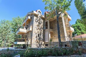 Pearl of Faqra Studios & Apartments