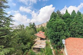 Pearl of Faqra Studios & Apartments