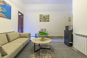 Pearl of Faqra Studios & Apartments