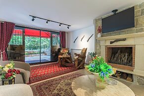 Pearl of Faqra Studios & Apartments