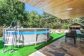 Pearl of Faqra Studios & Apartments