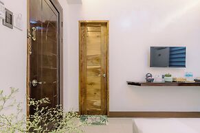 LOBOC RIVERSIDE INN and RESTAURANT