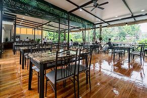 LOBOC RIVERSIDE INN and RESTAURANT