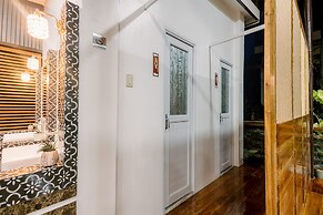 LOBOC RIVERSIDE INN and RESTAURANT