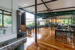 LOBOC RIVERSIDE INN and RESTAURANT