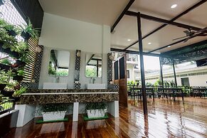 LOBOC RIVERSIDE INN and RESTAURANT