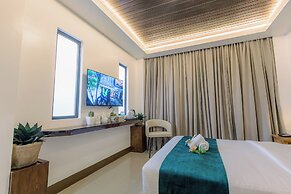 LOBOC RIVERSIDE INN and RESTAURANT