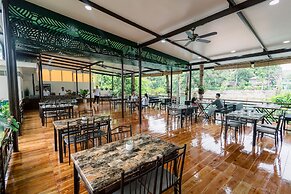 LOBOC RIVERSIDE INN and RESTAURANT