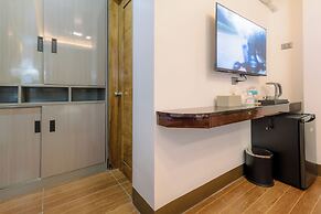 LOBOC RIVERSIDE INN and RESTAURANT