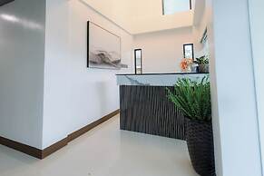 LOBOC RIVERSIDE INN and RESTAURANT