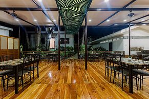 LOBOC RIVERSIDE INN and RESTAURANT