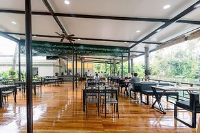 LOBOC RIVERSIDE INN and RESTAURANT