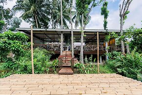 LOBOC RIVERSIDE INN and RESTAURANT