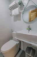 LOBOC RIVERSIDE INN and RESTAURANT