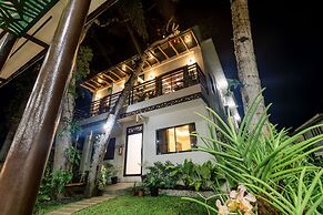 LOBOC RIVERSIDE INN and RESTAURANT