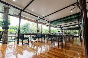 LOBOC RIVERSIDE INN and RESTAURANT
