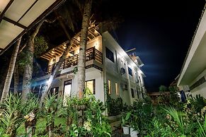 LOBOC RIVERSIDE INN and RESTAURANT